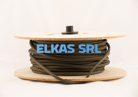 Nossos cabos são certificados. Eles também têm um processo de colagem que os impede de serem desintegrados em sua armadura